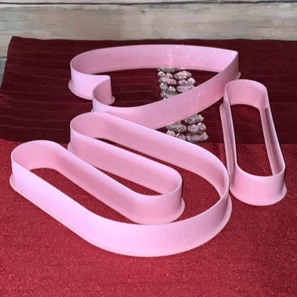 🌟Add-on item Avon I love cookie cutters - Picture 2 of 4